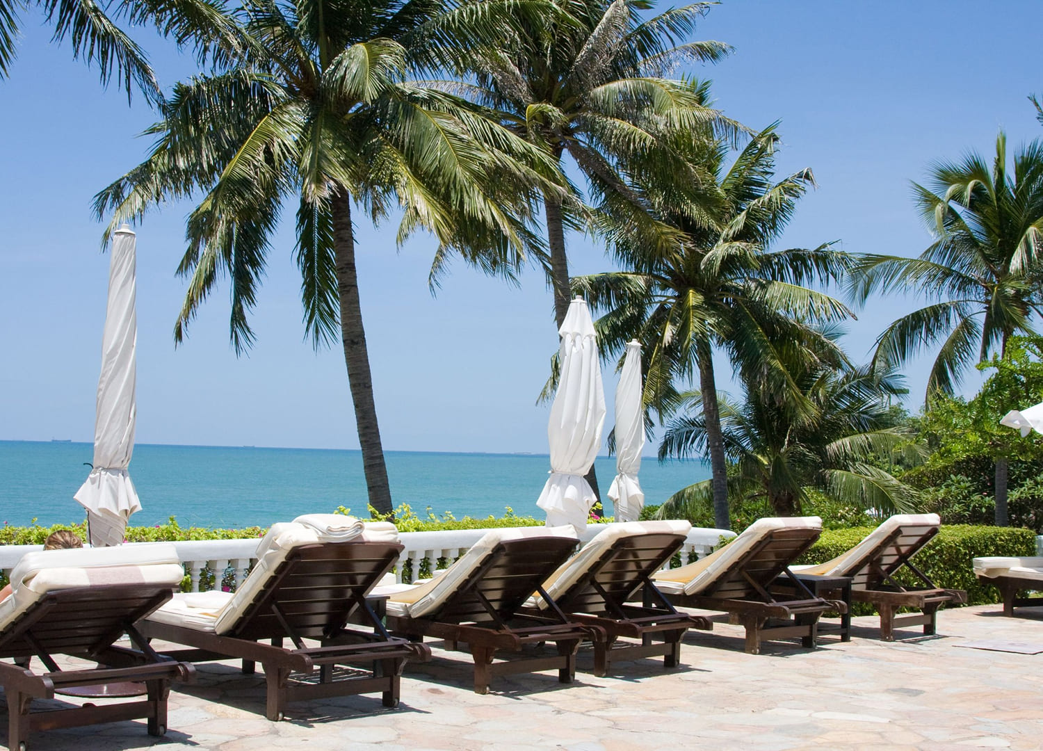 Hotels-and-resorts