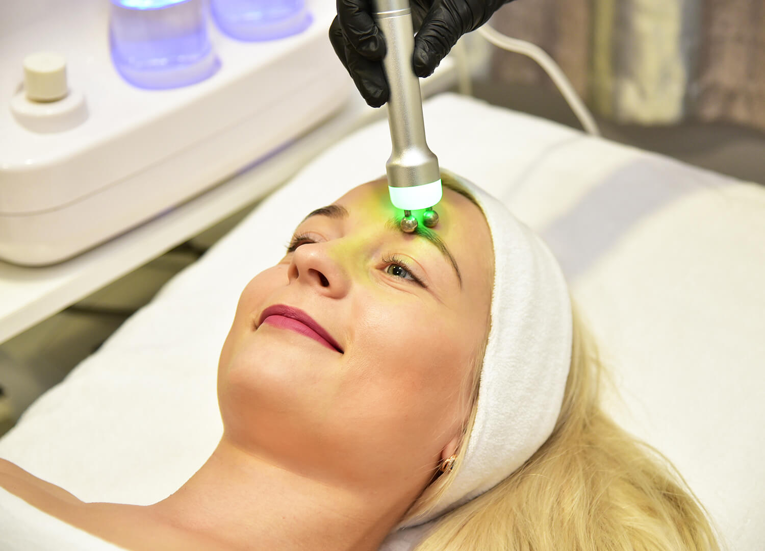 beauty-salon-and-products